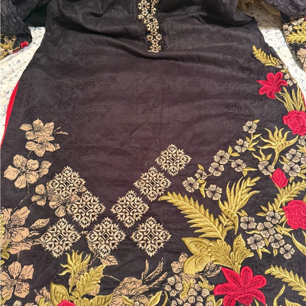 Floral Embroidered Black Shalwar Qameez
